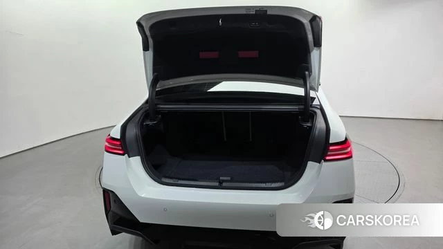 BMW i5 (G60) id 4897885 из Кореи 30