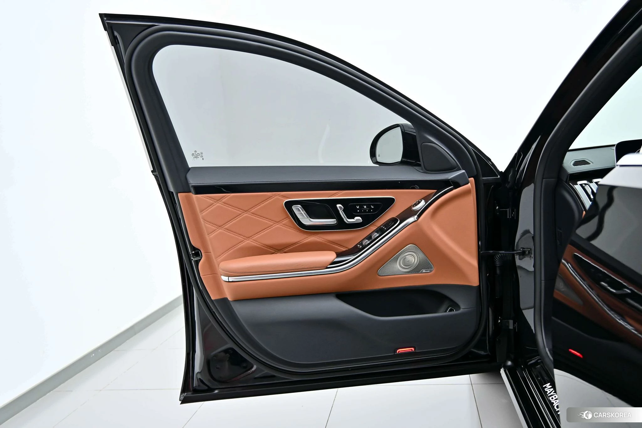 Mercedes-Benz Maybach S-class id 4419285 из Китая 31