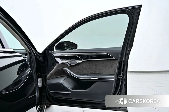 Audi A8 PHEV id 4298109 из Китая 31