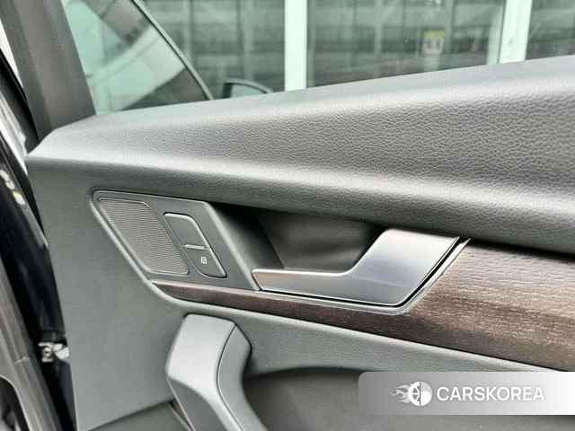 Audi Q5L id 4240112 из Китая 31