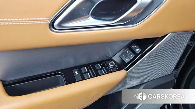 Land Rover Range Rover Velar id 4677667 из Кореи 31