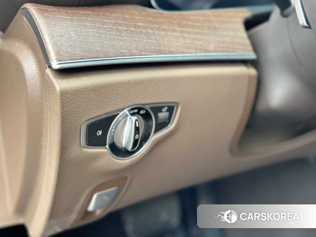 Mercedes-Benz E-class id 4393247 из Китая 31