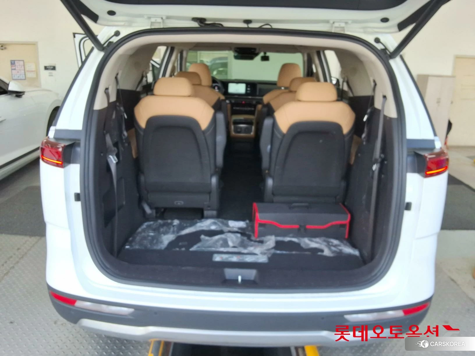 Kia Carnival id 4674228 из Кореи 31