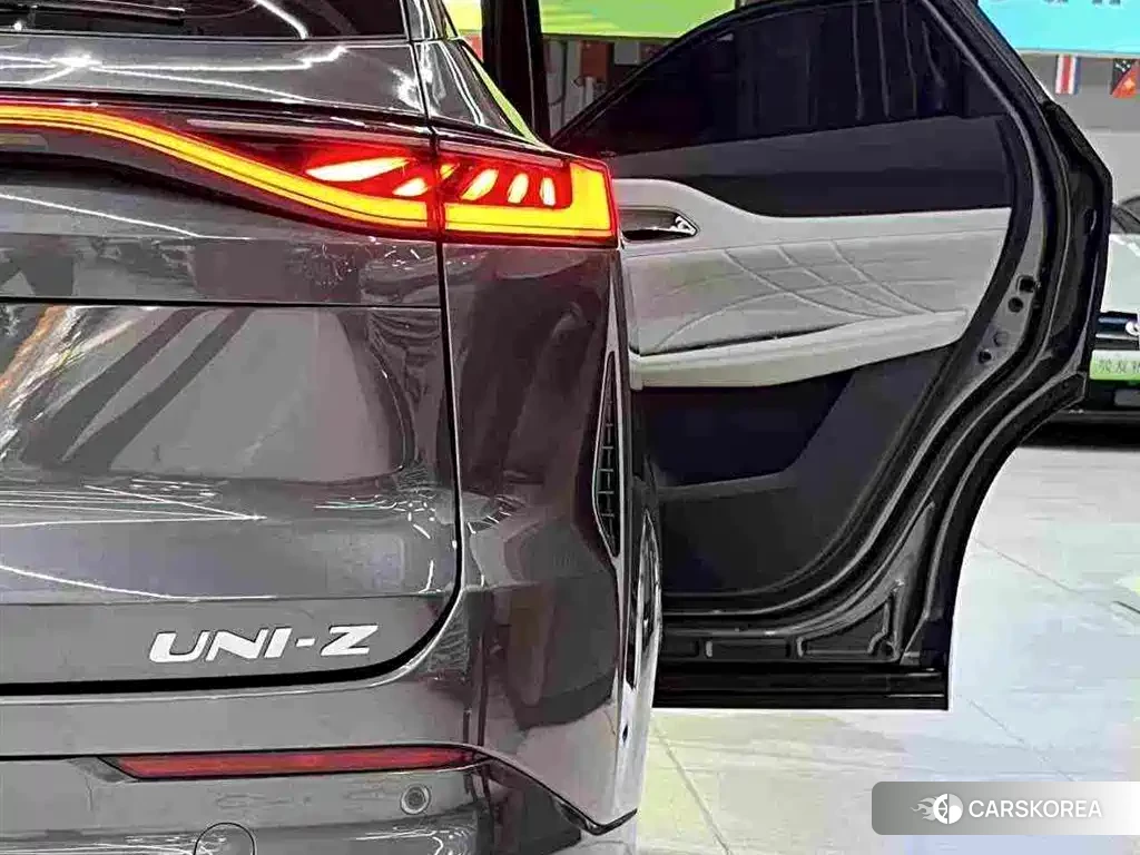 Chang'an Changan UNI-Z New Energy id 4583760 из Китая 31
