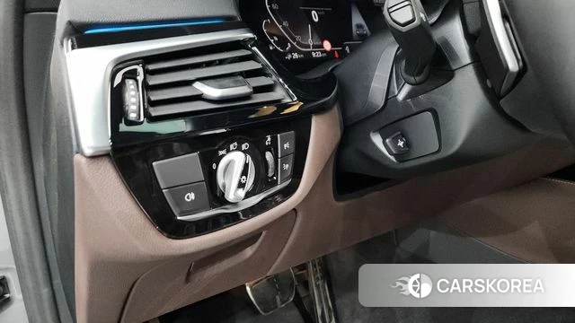 BMW 5 Series (G30) id 4541710 из Кореи 31