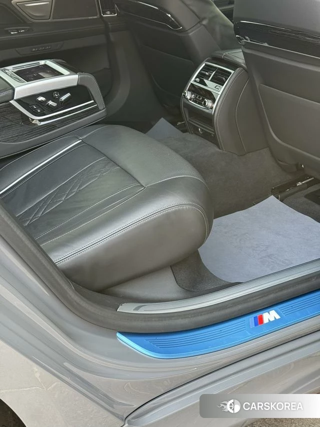 BMW 7 series id 4236577 из Китая 31