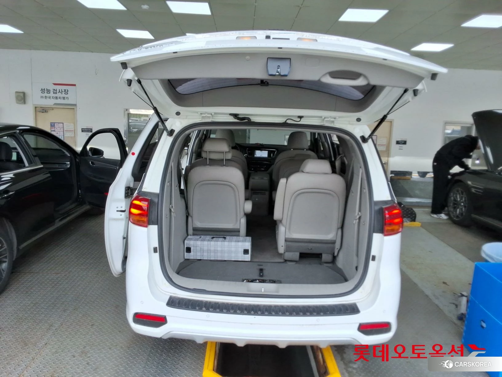 Kia Carnival id 3875740 из Кореи 31