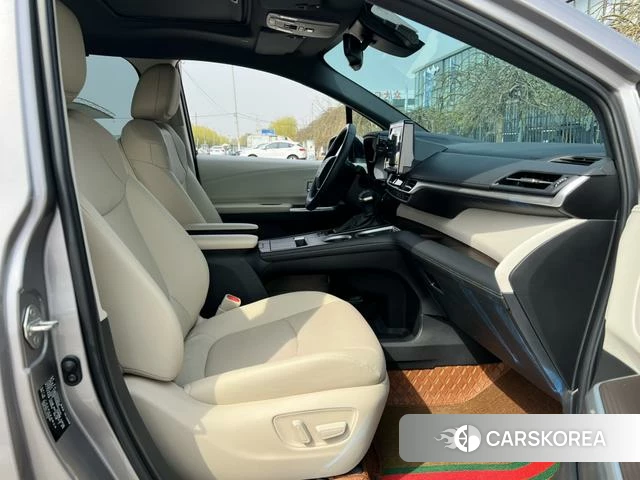 Toyota Saina id 4278822 из Китая 31