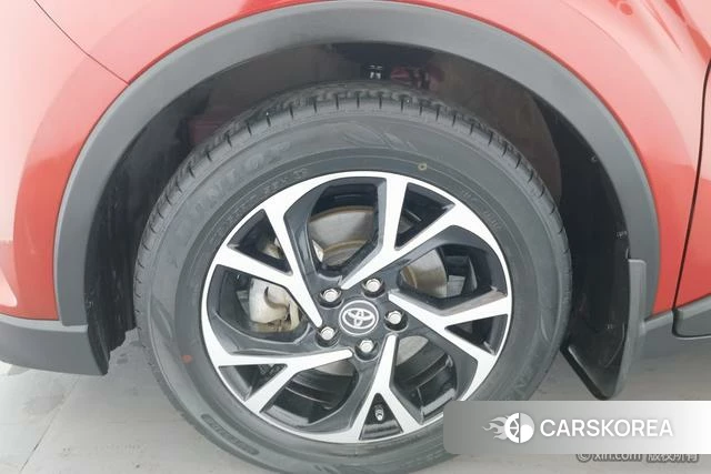 Toyota C-HR id 4313971 из Китая 32