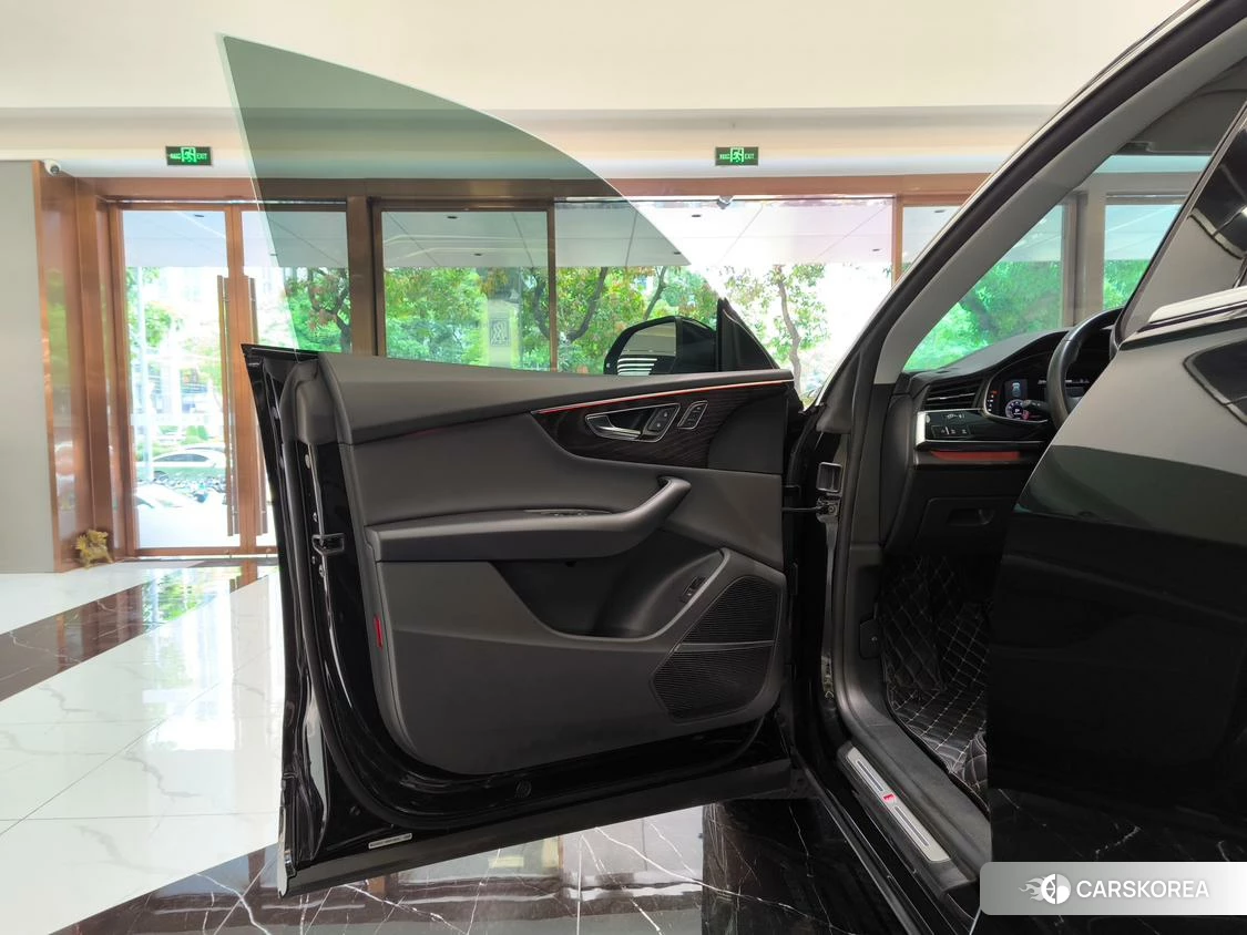 Audi Q8 id 4452812 из Китая 32