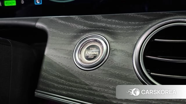 Mercedes-Benz E-Class W213 id 4671256 из Кореи 32