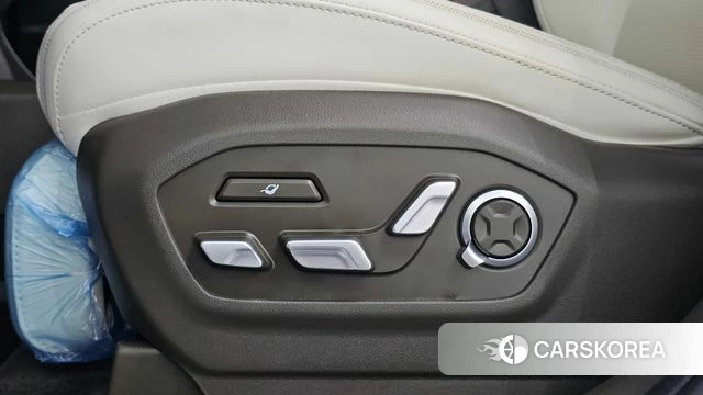 Hyundai Santa Fe (MX5) id 4739433 из Кореи 32
