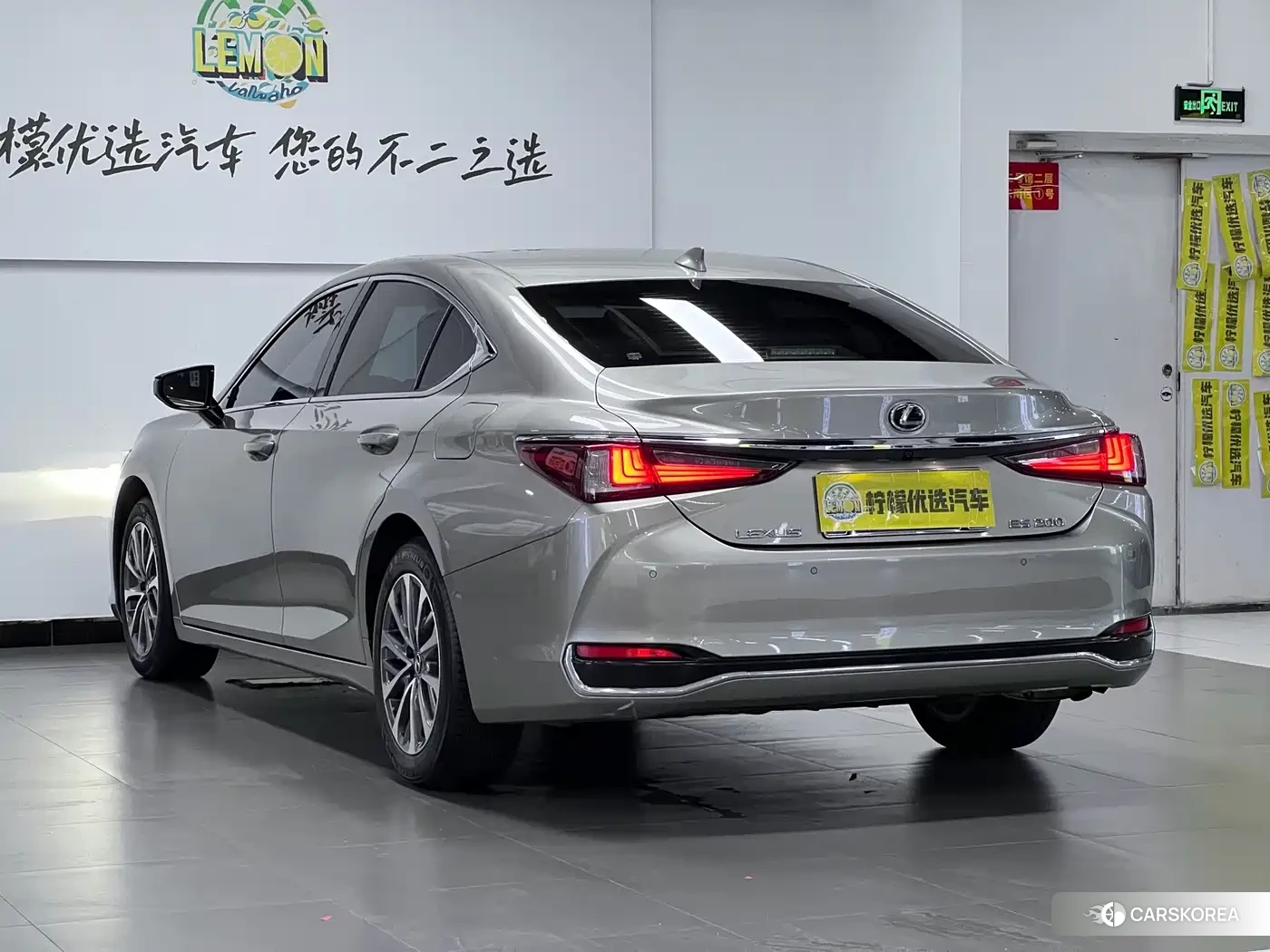 Lexus ES id 4628011 из Китая 32