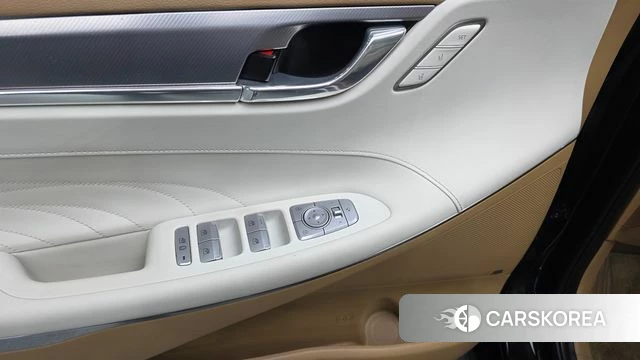 Hyundai The New Grandeur IG Hybrid id 4496115 из Кореи 32