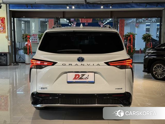 Toyota Grevia id 4259344 из Китая 32