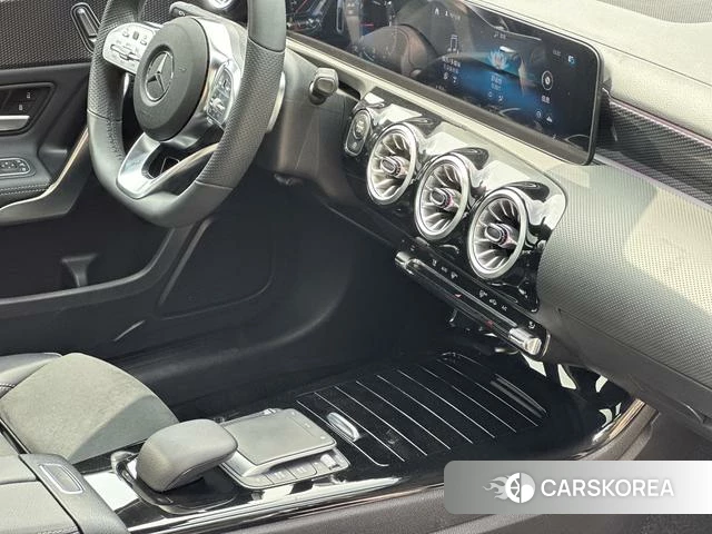 Mercedes-Benz Class A id 4387669 из Китая 32