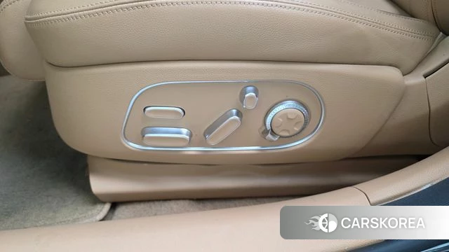 Genesis G90 (RS4) id 4608786 из Кореи 32
