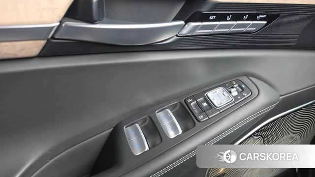 Genesis G90 id 4294650 из Кореи 32