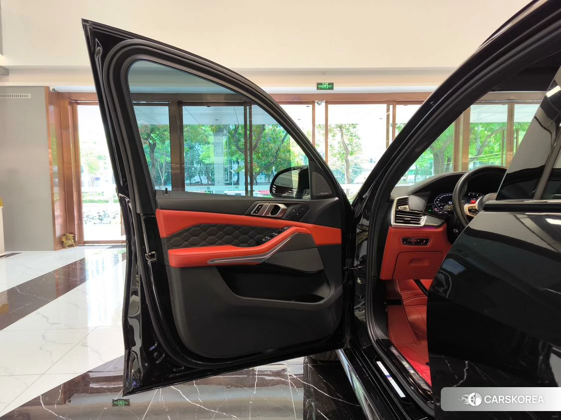 BMW X5 M id 4498886 из Китая 32