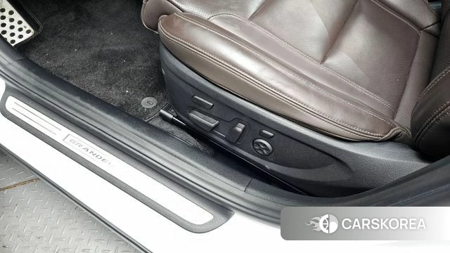 Hyundai The New Grandeur IG Hybrid id 4656726 из Кореи 32