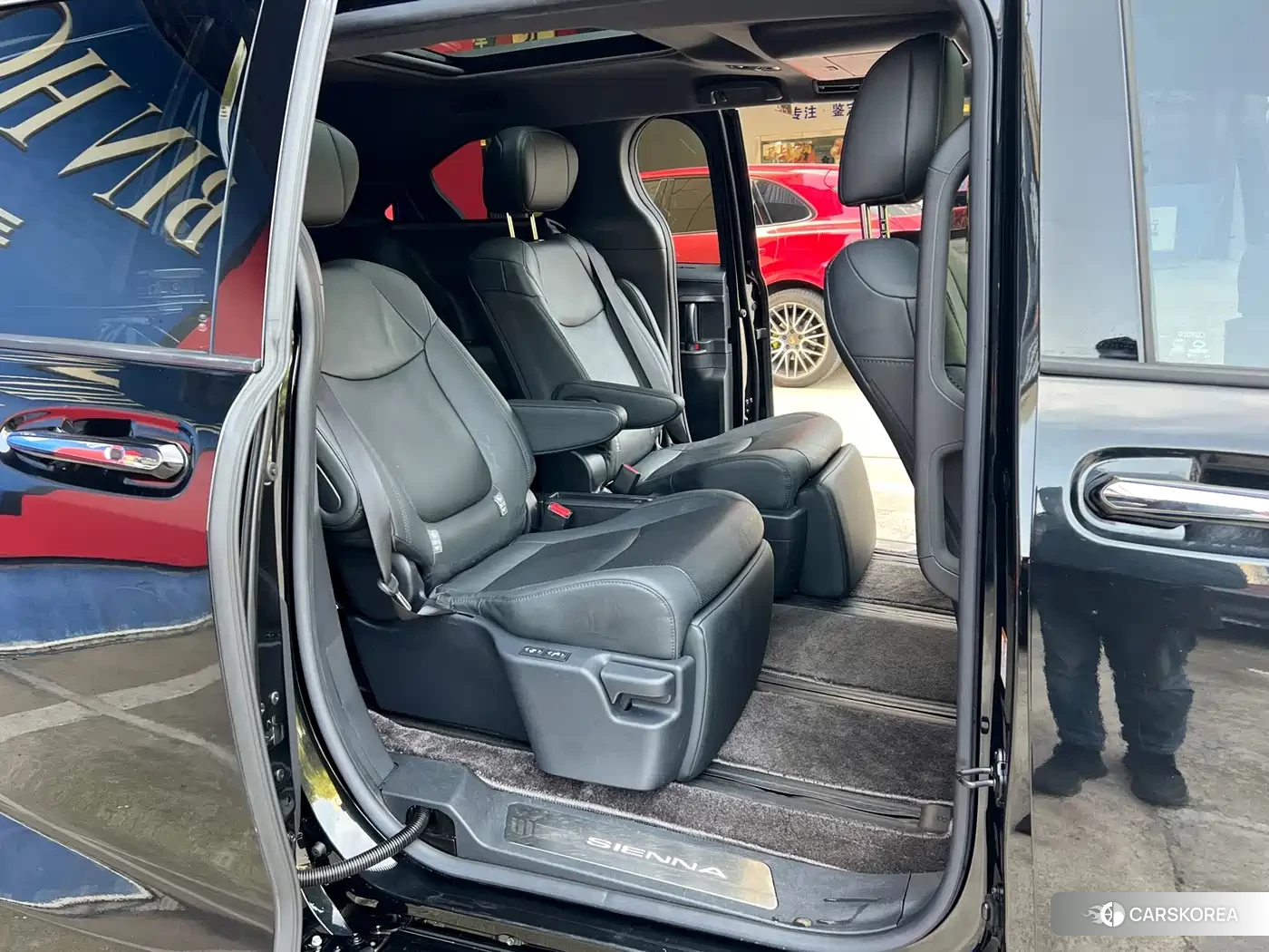 Toyota Sienna id 4644377 из Китая 32