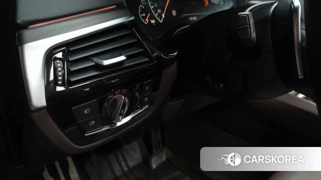 BMW 5 Series (G30) id 4780755 из Кореи 32