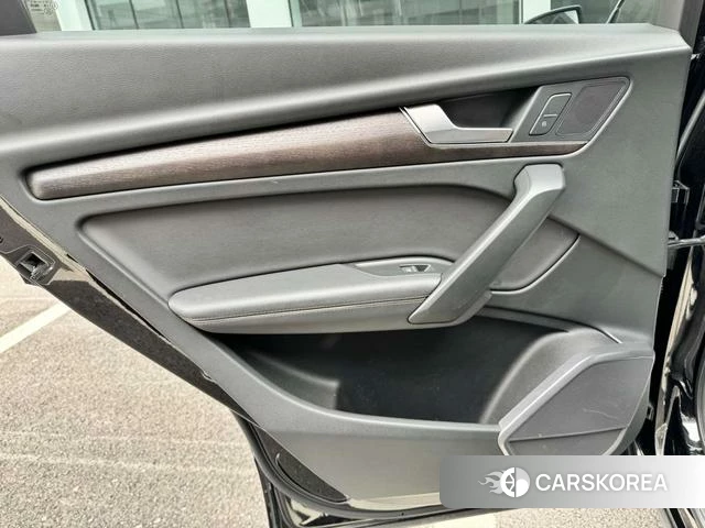 Audi Q5L id 4240112 из Китая 32