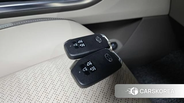 Kia Carnival 4th generation id 4303992 из Кореи 32