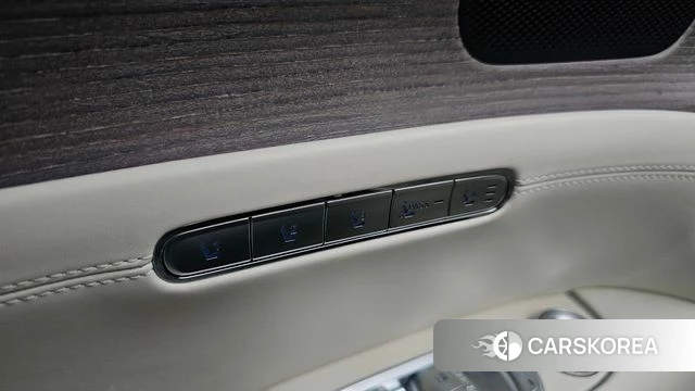 Genesis G90 (RS4) id 4541381 из Кореи 33
