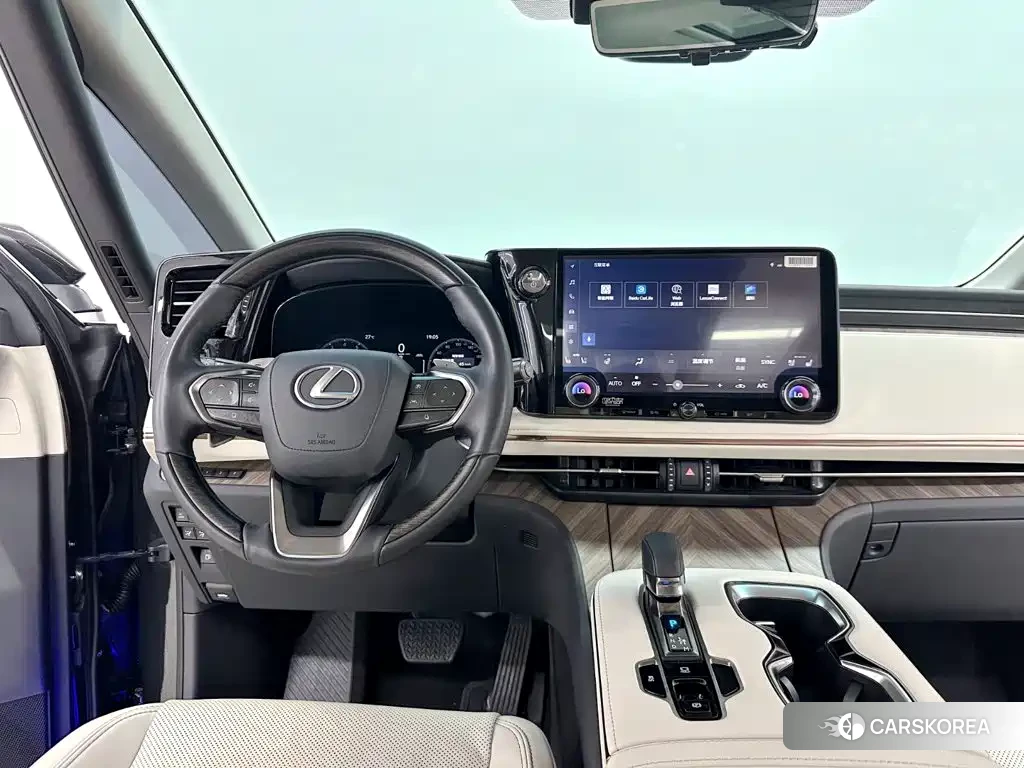 Lexus LM id 4654456 из Китая 33