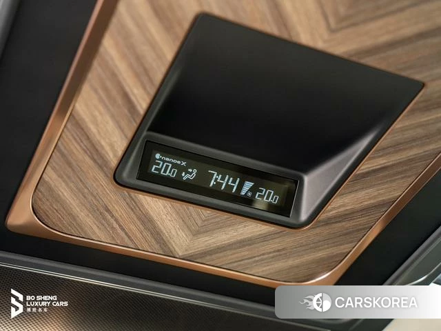 Lexus LM id 4273748 из Китая 33