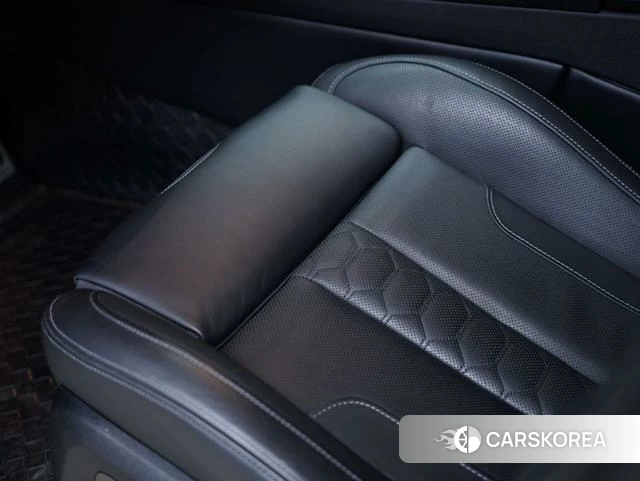 BMW X6 M id 4291464 из Китая 33