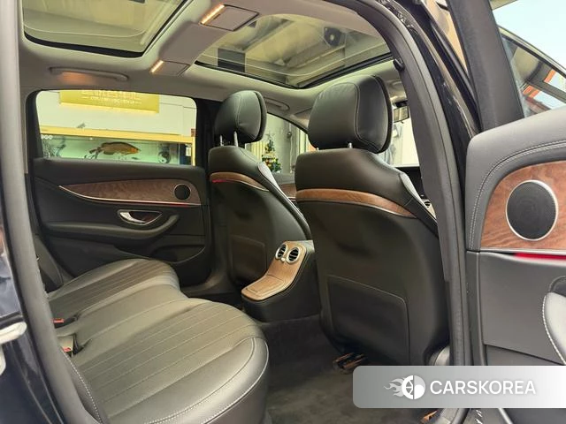 Mercedes-Benz E-class id 4258359 из Китая 33