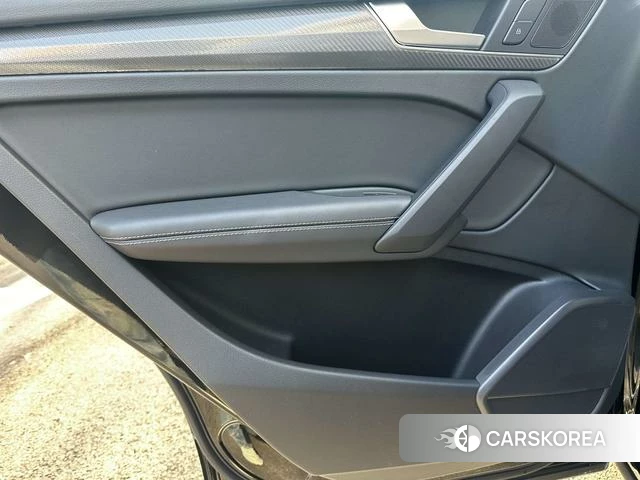 Audi Q5L id 4213197 из Китая 33