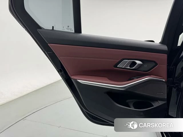 BMW 3 series id 4313633 из Китая 33