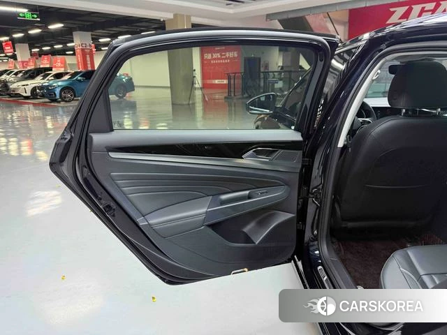 Volkswagen Passat id 4314205 из Китая 33