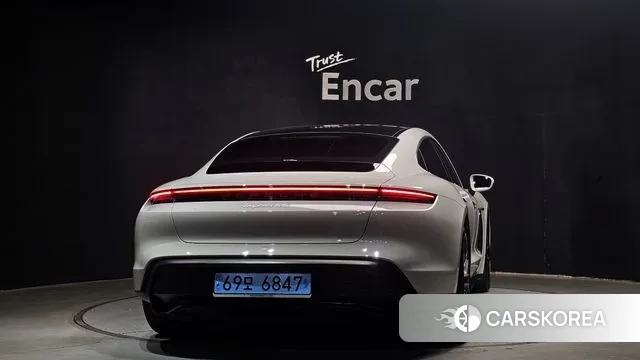 Porsche Taycan id 3634057 из Кореи 14