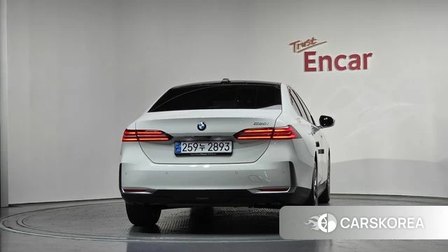 BMW 5 Series (G60) id 3831824 из Кореи 14