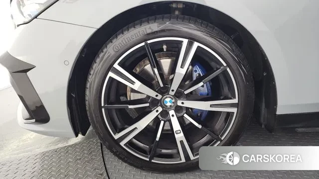 BMW 5 Series (G60) id 3751263 из Кореи 14