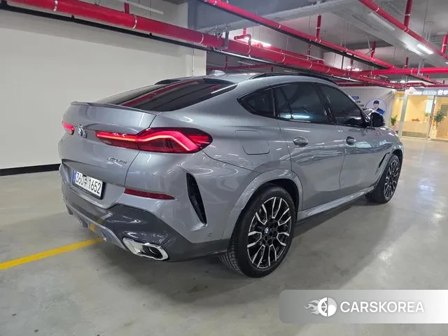 BMW X6 (G06) 2025 Серебристо-серый из Кореи, фото 4