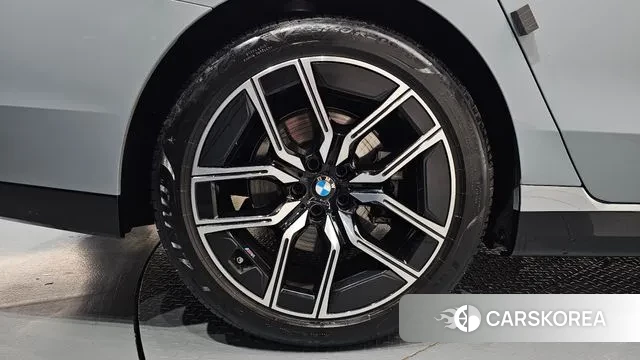 BMW 7 Series (G70) id 3267695 из Кореи 14