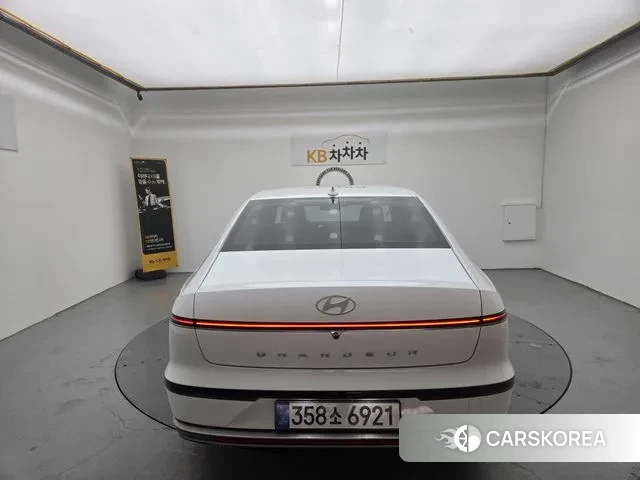 Hyundai Grandeur (GN7) id 3620147 из Кореи 14