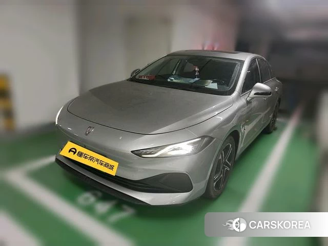 Roewe D7 DMH 2023 Темно-серый из Китая, фото 4