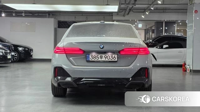 BMW 5 Series (G60) id 3919614 из Кореи 7