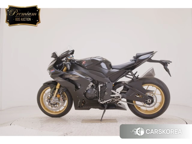 Проданный Honda CBR1000RR-R FIREBLADE SP 2025 из Японии, фото 2