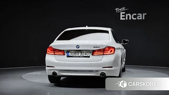 BMW 5 Series (G30) id 3095252 из Кореи 14