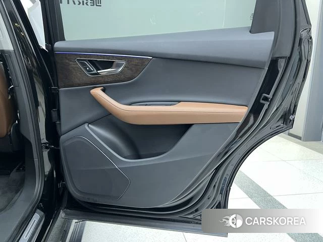 Audi Q7 id 4208048 из Китая 26