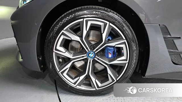 BMW i4 id 4444564 из Кореи 29