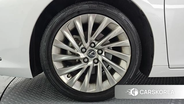 Lexus ES300h 7th generation id 4620313 из Кореи 34