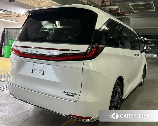 Lexus LM id 4259910 из Китая 11